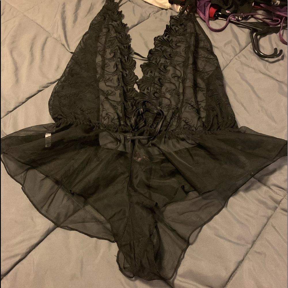 Plus size Lingerie body suits/crotchless lot of 4 all like new or tried on